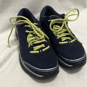 Abeo, Azaleh, women’s, 9